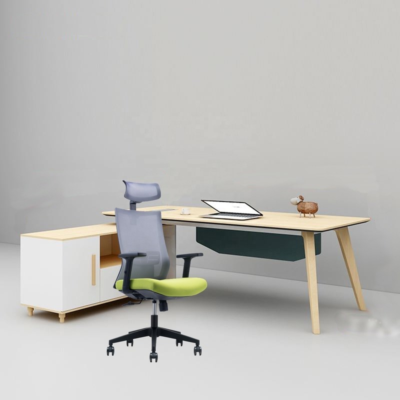Assento de braço e apoio de cabeça ajustável cadeira de escritório de malha para o design ergonômico de costas altas modernas