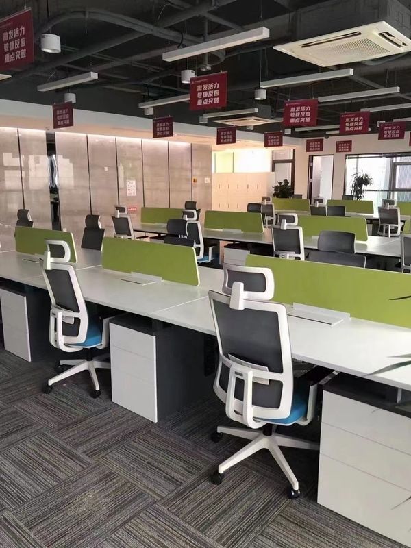 Cadeira giratória preta ergonômica de altura ajustável com suporte de costas e cabeça OEM ODM